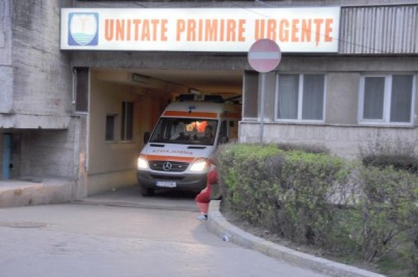 O fetiţă a ajuns la spital în stare gravă: a fost lovită cu un ciocan în cap